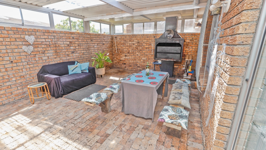 3 Bedroom Property for Sale in Welgelegen 3 Western Cape